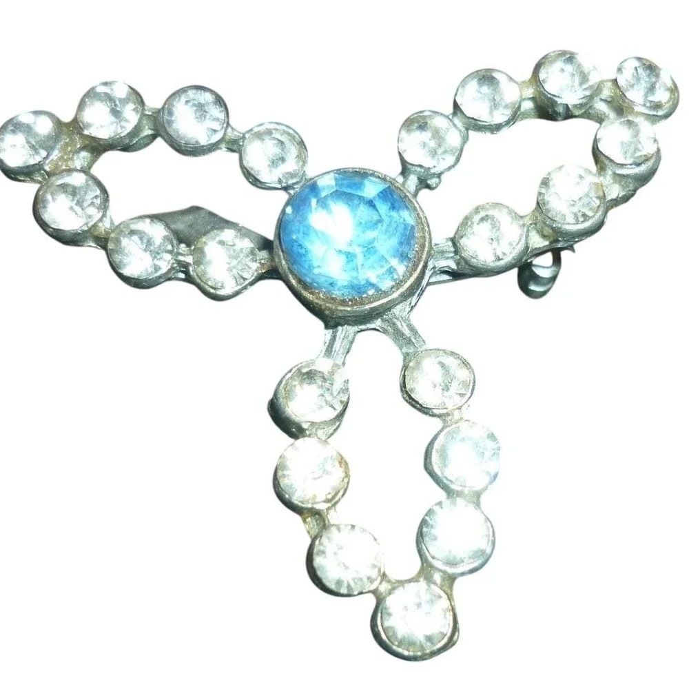 Vintage Silver Tone Blue and Clear‎ Rhinestone Bow Clover Brooch Pin
